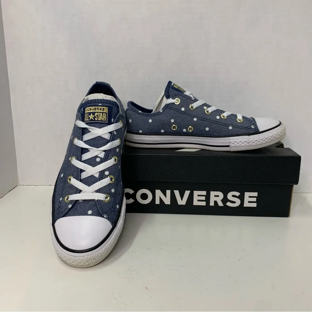 Converse Chuck Taylor All Star Madison Low Polka Dots size 4 Junior SUPER CLEAN